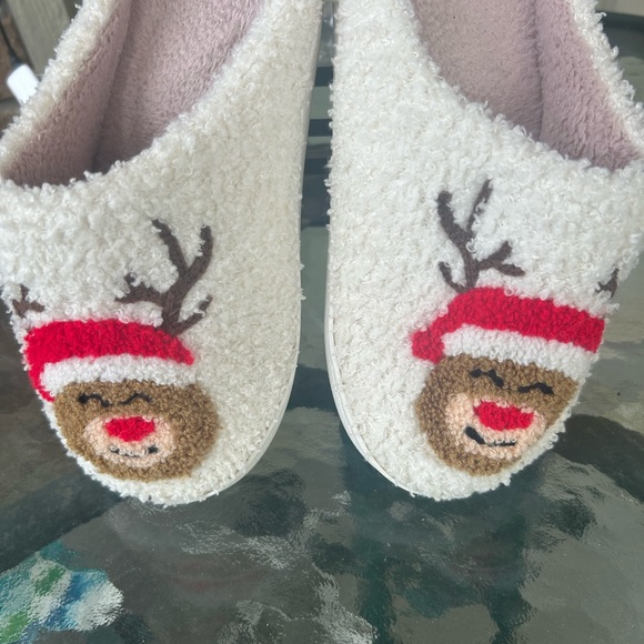 Cute Reindeer Slippers - Picture 3 of 3
